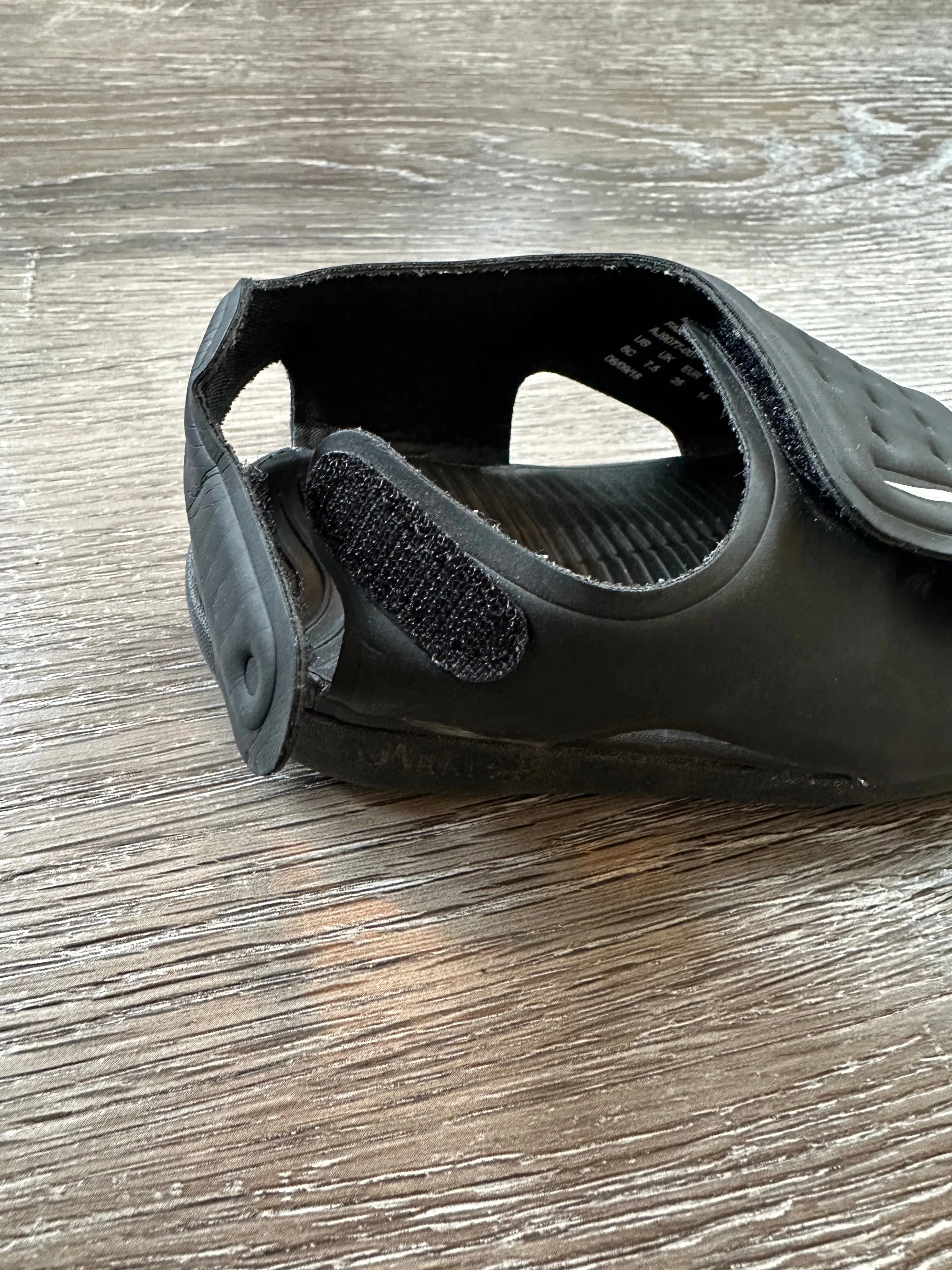 Black Nike Sandals Size 8, Shoes 8 (Toddler:2-4yr)