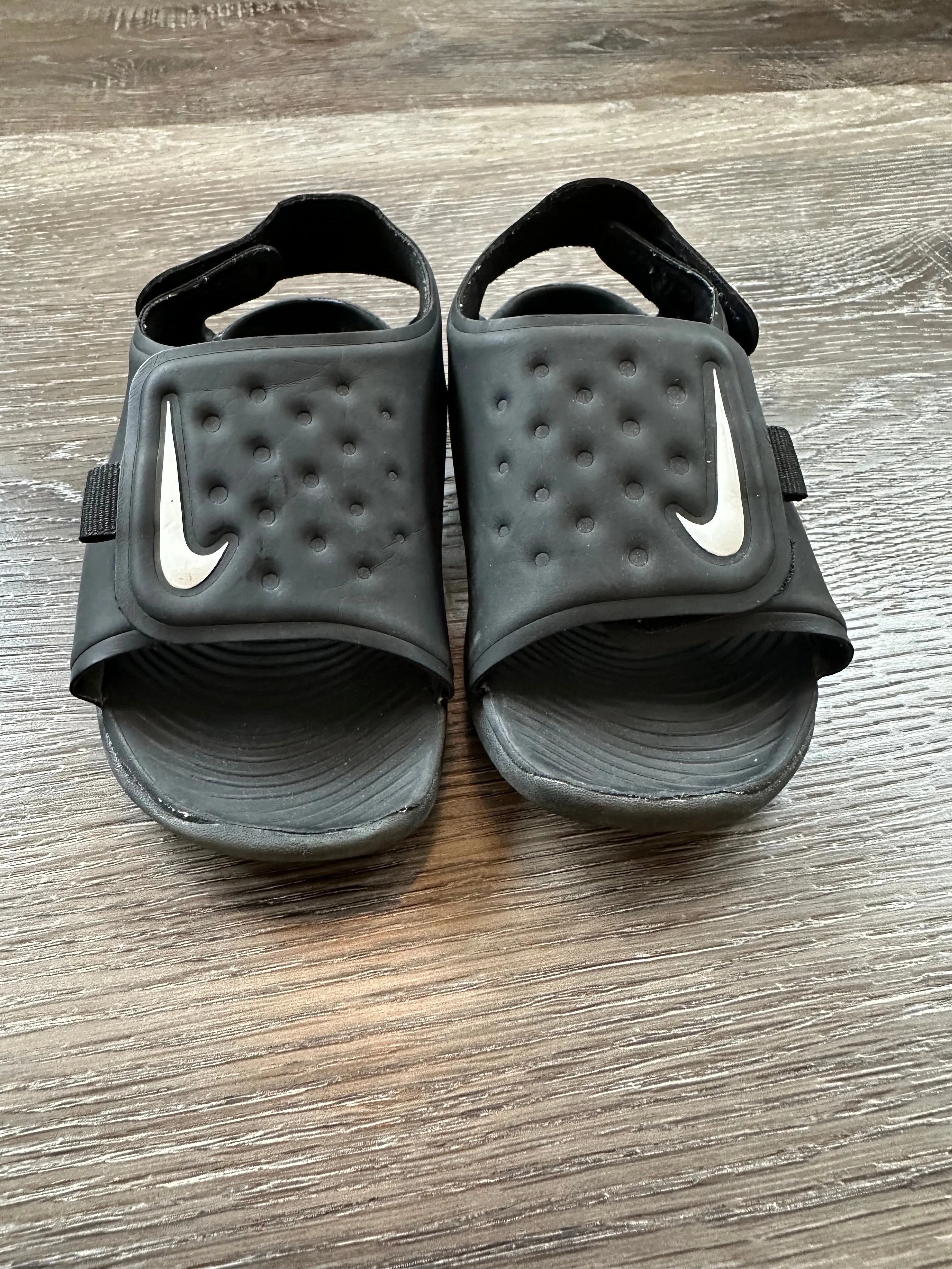 Black Nike Sandals Size 8, Shoes 8 (Toddler:2-4yr)