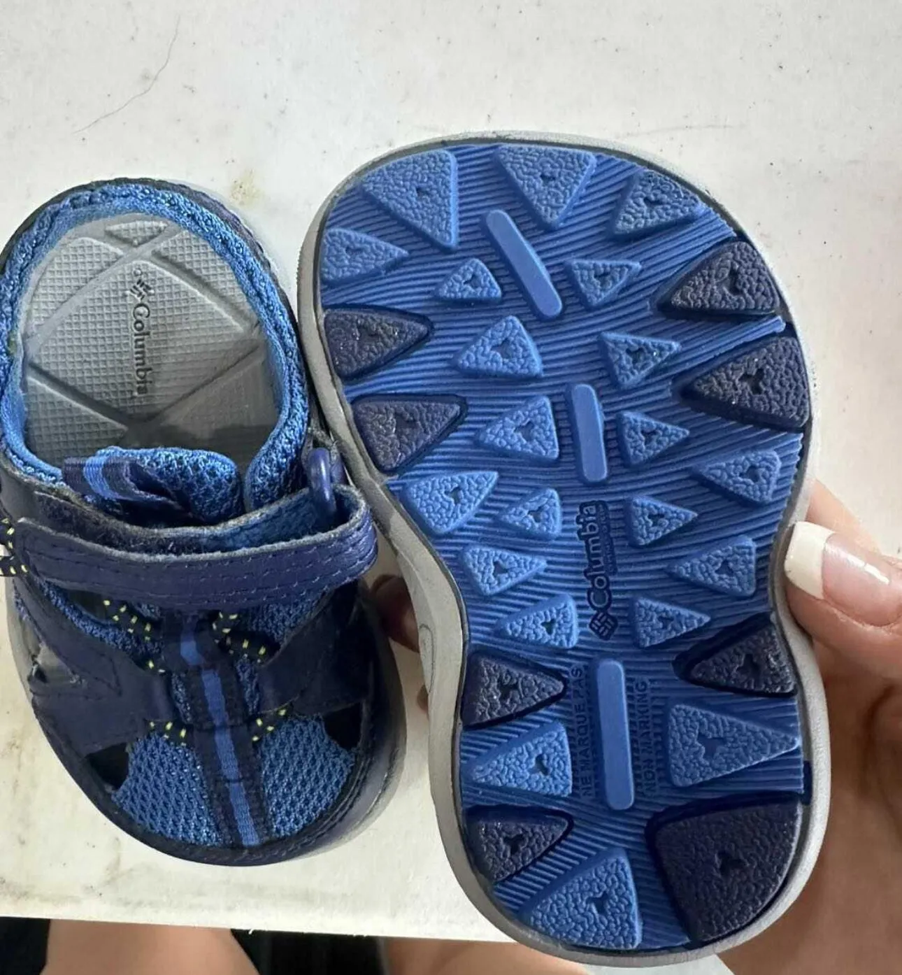 Closed toe sandals size 5 , Shoes 5 (Walkers:12-24 mth)