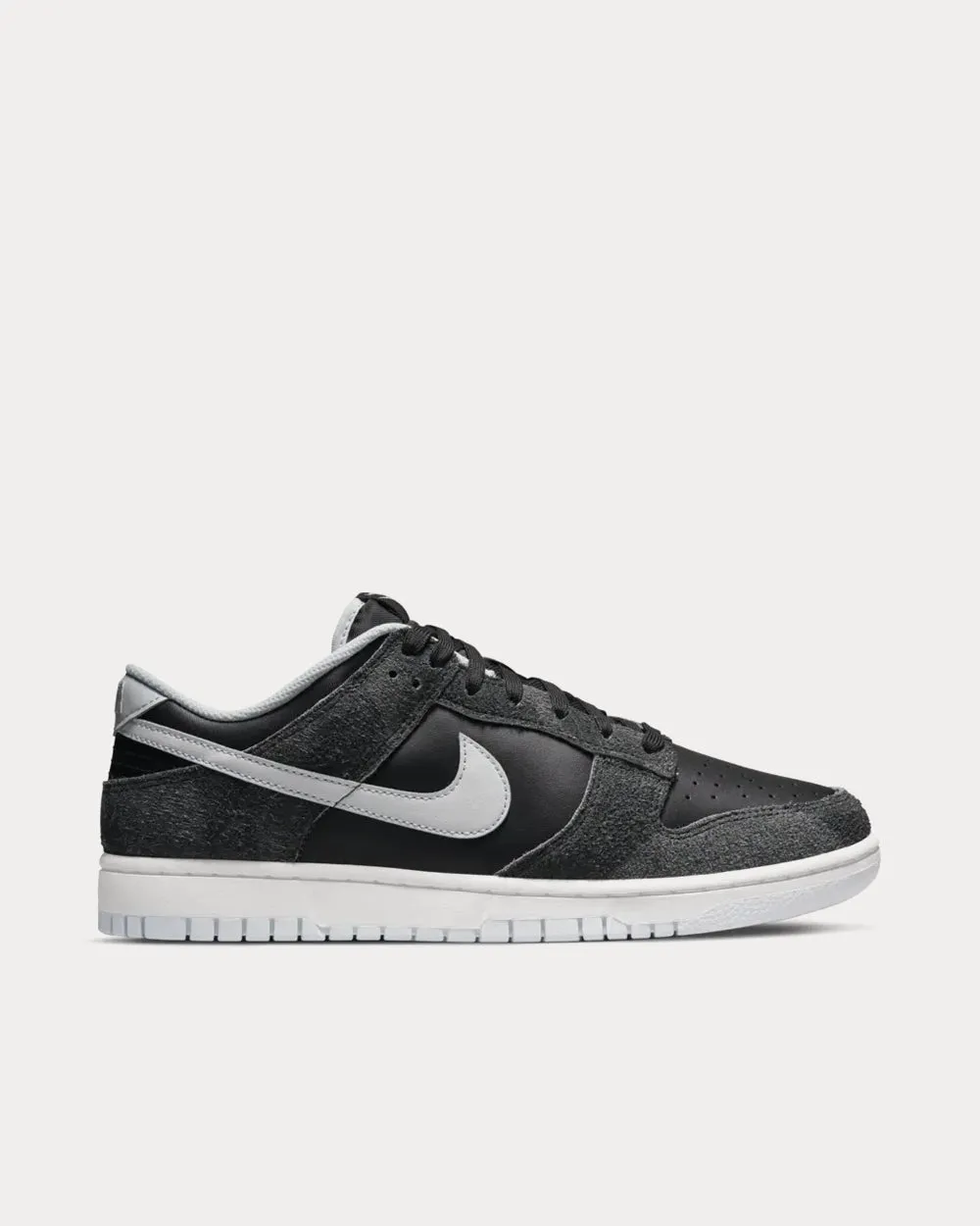 Dunk Low Zebra Low Top Sneakers