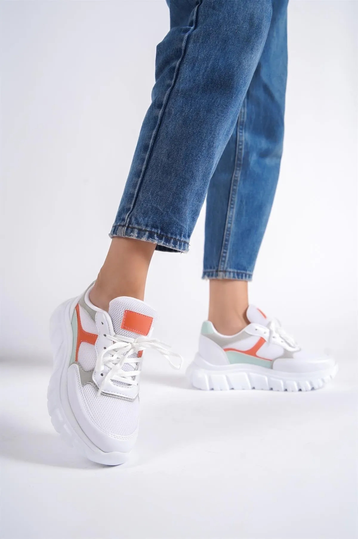 Women's Green-White Lace-Up Mesh Casual Sneaker Sports Shoes
